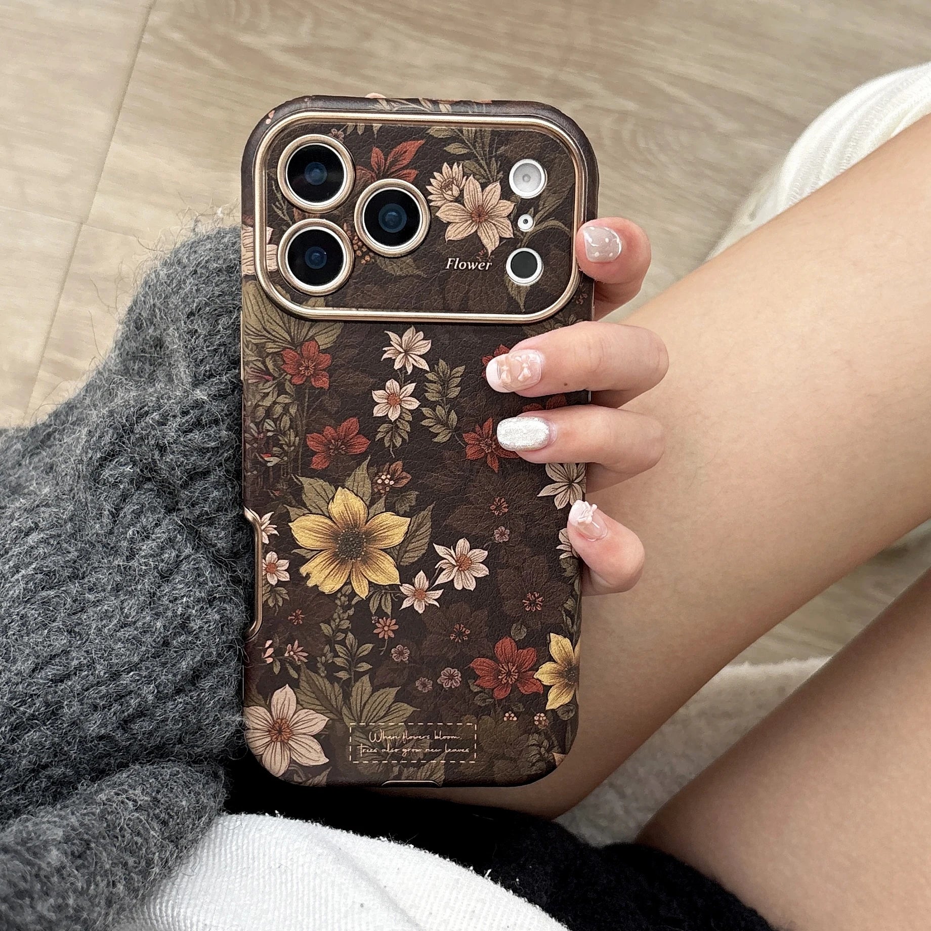 Korean Ins Full Screen Retro Vibrant Flower Leather Wrist Strap Phone Case