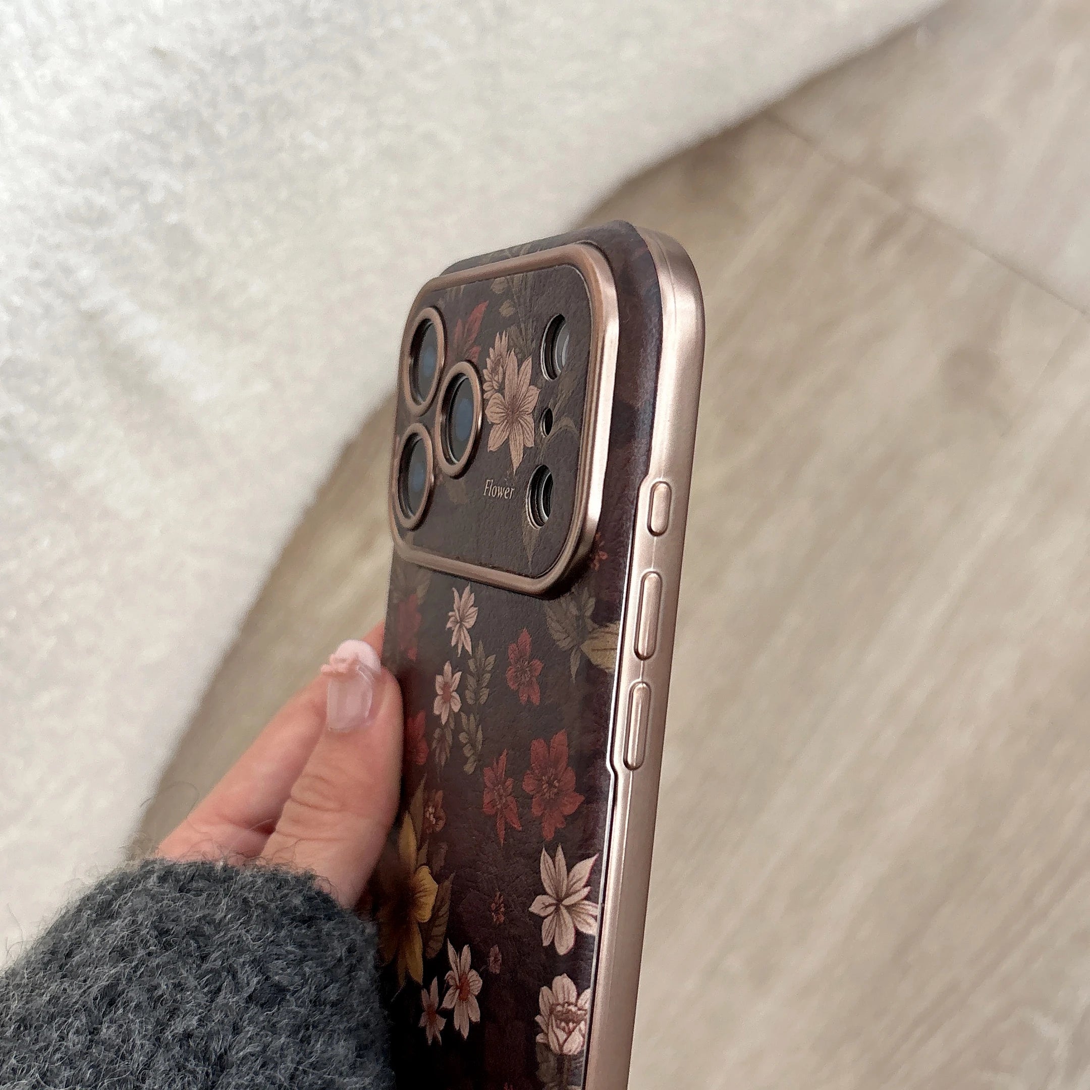 Korean Ins Full Screen Retro Vibrant Flower Leather Wrist Strap Phone Case