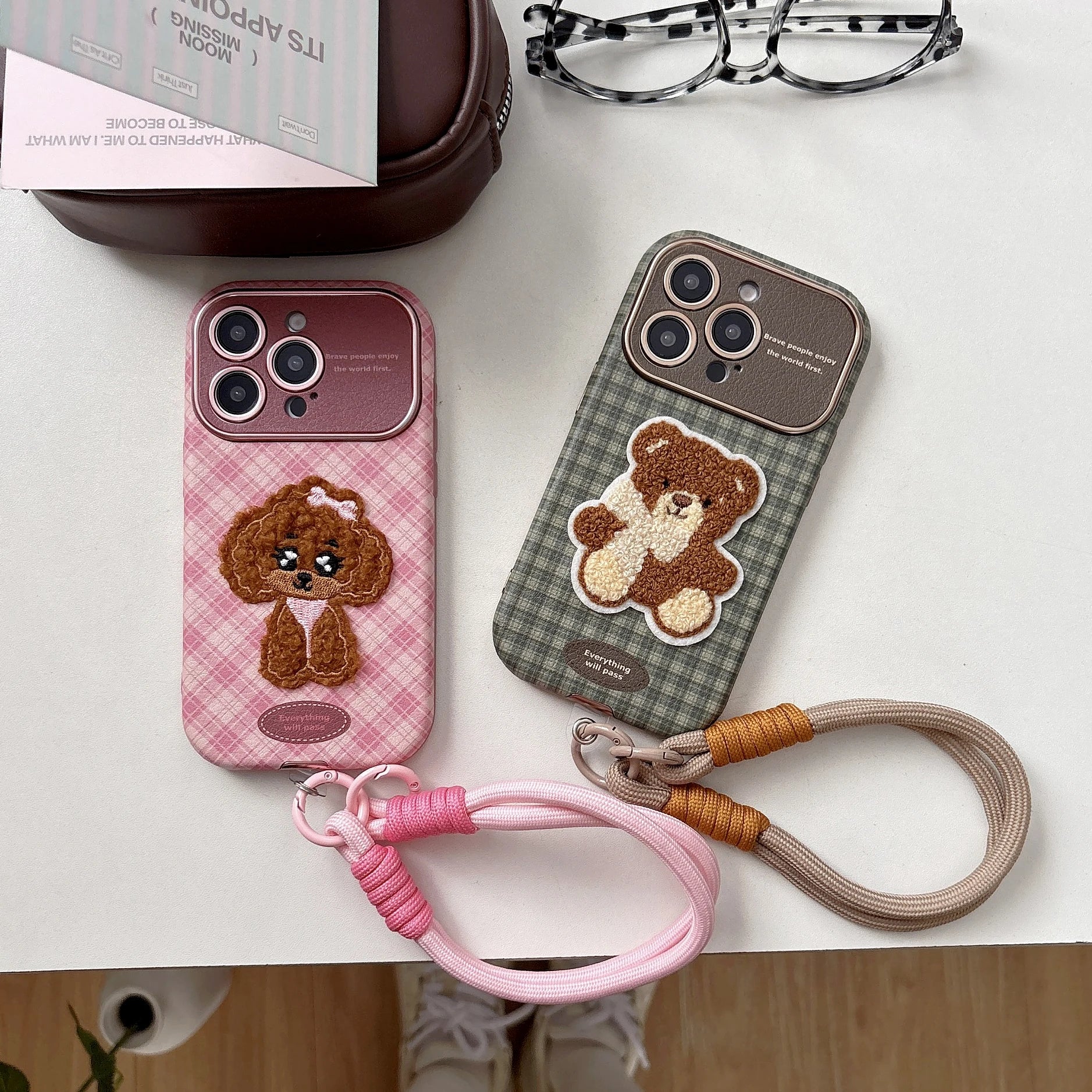 Case Checkered Embroidery Of Small Dog And Bear Phone Cover﻿﻿﻿﻿