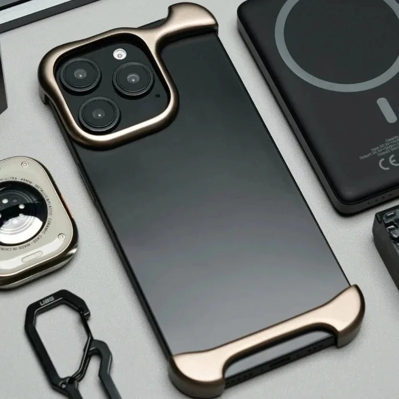 Ultra-lightweight aluminum phone case